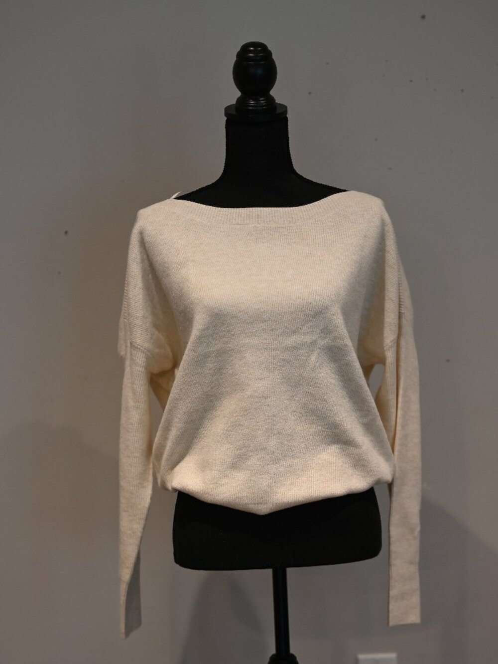 RW&CO BNWT Ivory Boat Neck Knit Sweater Medium